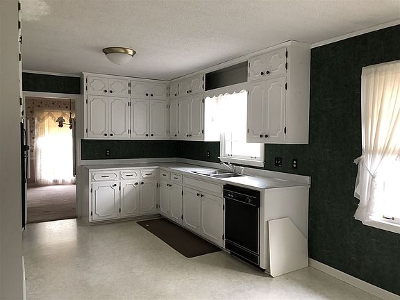 5th image of 9627 Dortmund Dr SE