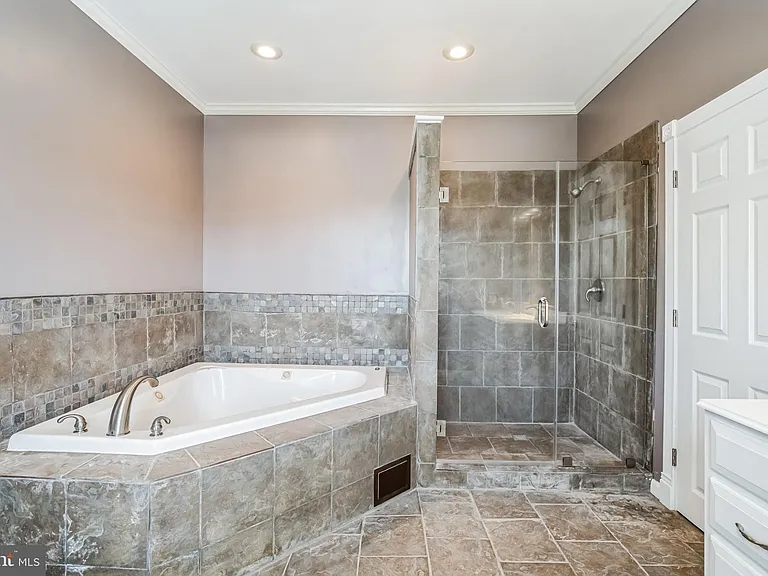 126 Ripka St — Photo 22
