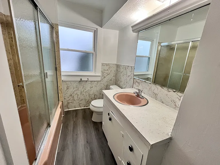 1712 Arnold Ave NW — Photo 4