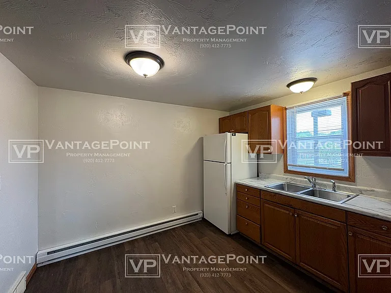 1079 Shawano Ave — Photo 5
