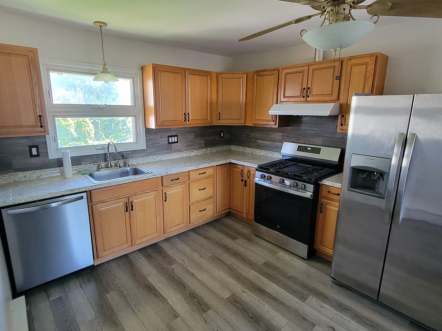 39 Wadsworth St — Photo 4