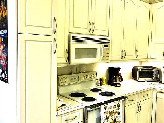 3rd image of 10133 NW 24th Pl APT 406