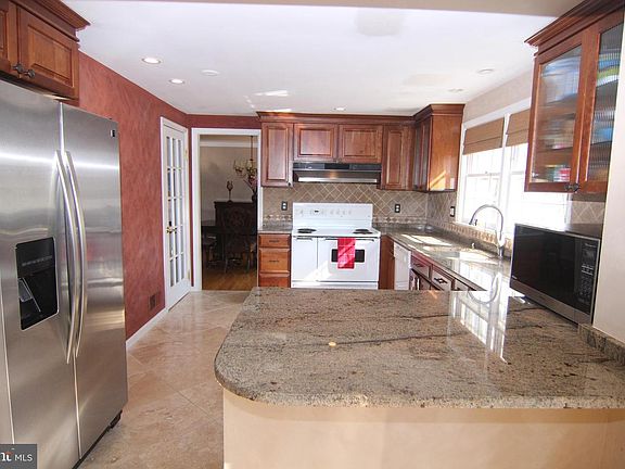 3rd image of 9508 Whetstone Dr