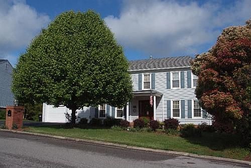 1st image of 5582 Penguin Dr