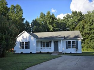9 Abbey Ct, Thomasville, NC 27360