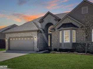 5212 Hawkseye Trce, Warren, MI 48092