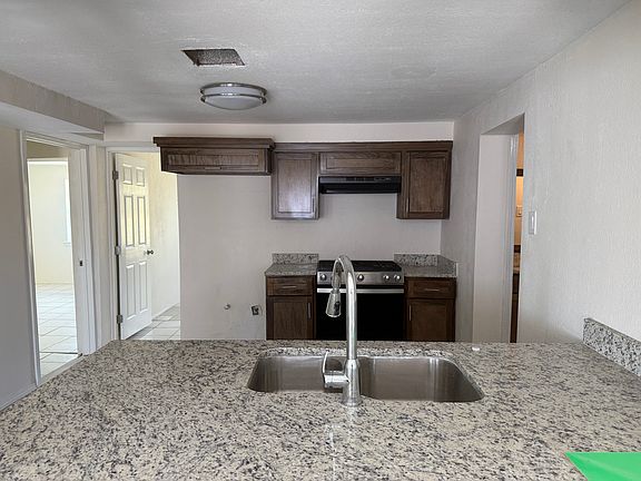 3rd image of 632 Southside Rd