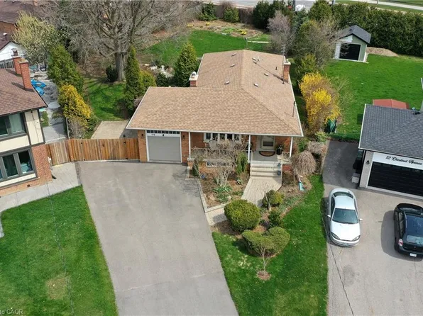 10 Chestnut Ave, Brampton, ON L6X 2A5