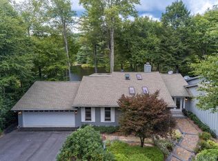 6 Lake Villa Ct, Highlands, NC 28741