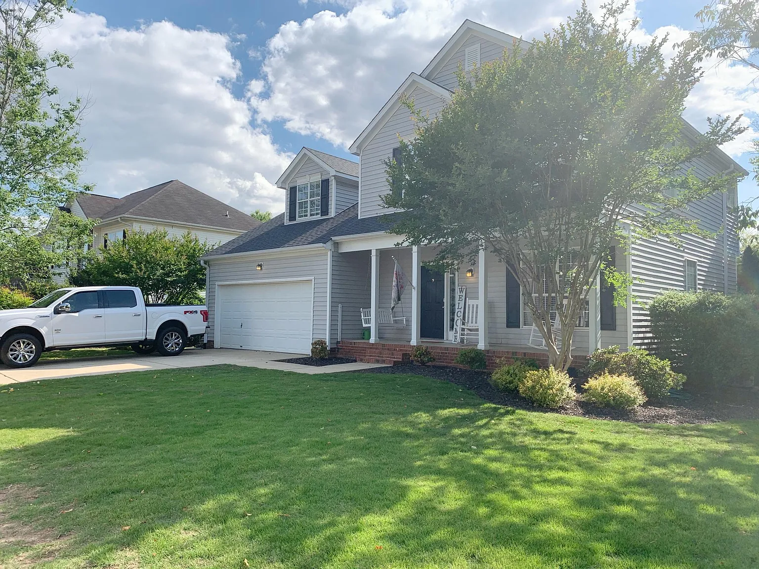 3 bed, 2.5 bath, 2106 sqft, $2,200 — Photo 2