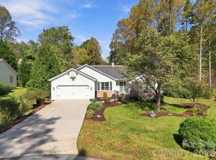 6 Pebble Beach Ct, Etowah, NC 28729