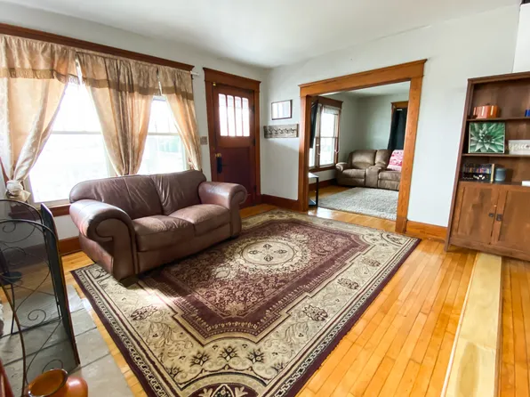 8 W Maple Ave, Fort Mitchell, KY 41011