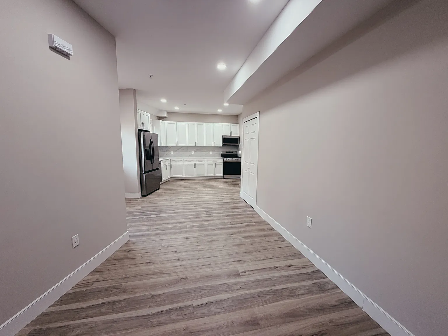 3 bed, 1613 sqft, $2,700 — Photo 2