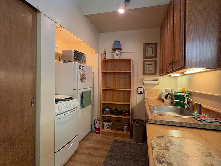 350 Chapman Dr — Photo 6