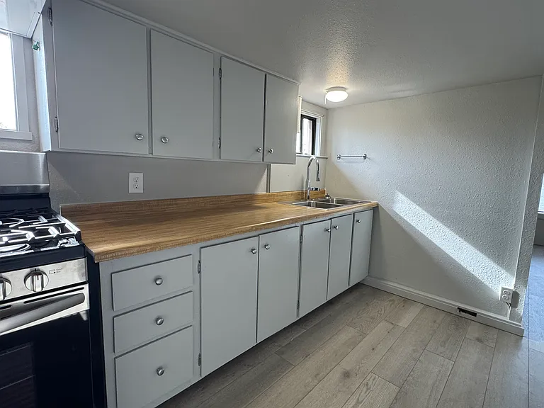 4605 N 41st St #2 — Photo 3