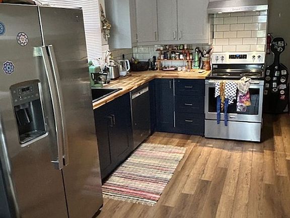 2nd image of 940 W Lovell St APT 2