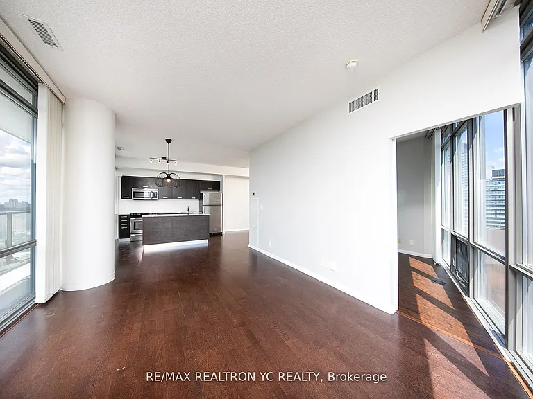 832 Bay St #3510 — Photo 13