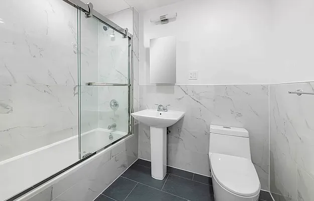 Rented by Bridge Bay Capital | media 29