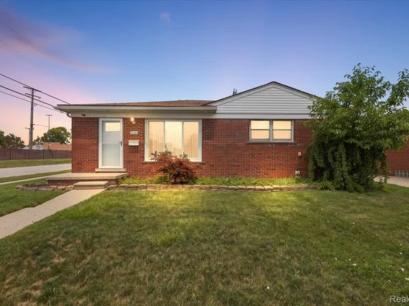 19111 Ike St, Roseville, MI 48066