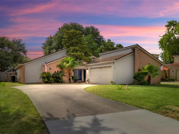 1718 S Kirkwood Rd, Houston, TX 77077