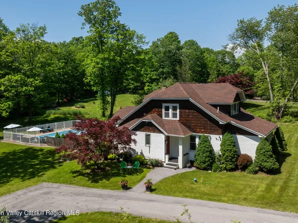12 Church Hill Road, New Paltz, NY 12561