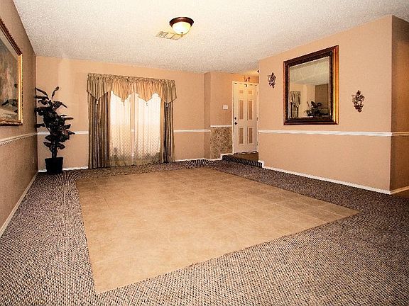 2nd image of 1372 Creekview Dr