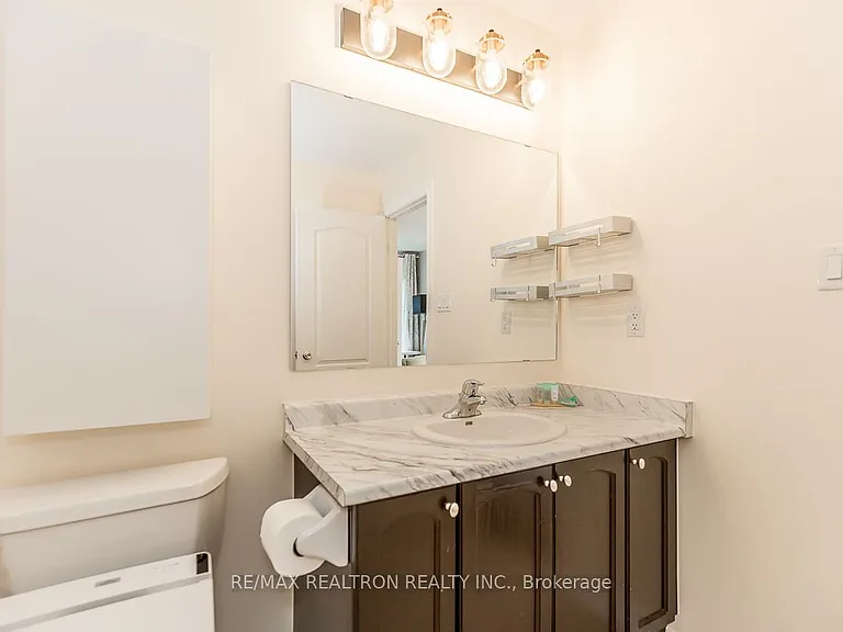 28 Donald Buttress Blvd W — Photo 30