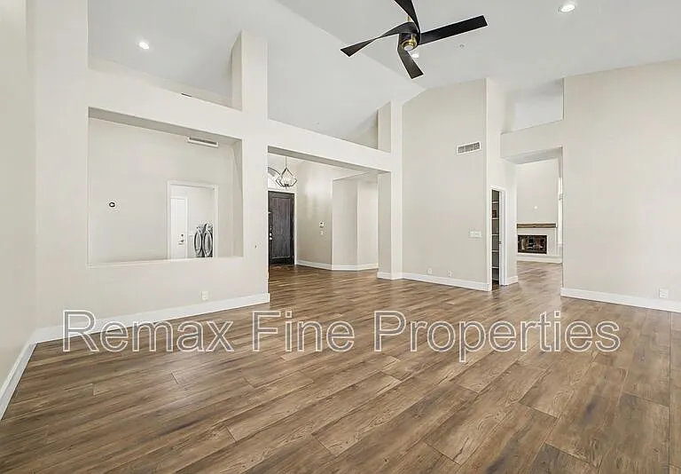 9118 E Topeka Dr — Photo 11