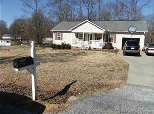 10 Maple Crest Ct, Travelers Rest, SC 29690