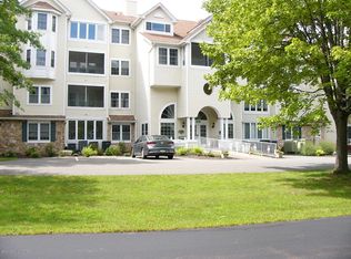 5 Village Cir APT 1204, Stroudsburg, PA 18360