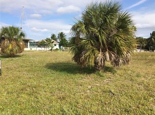 3044 Stringfellow Rd, St James City, FL 33956