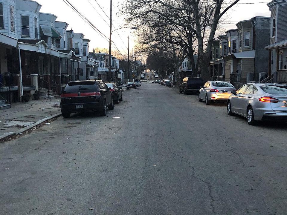 2nd image of 5010 Parrish St