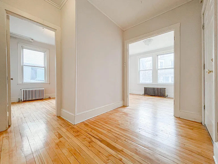 91 Saint Lawrence St #1 — Photo 28