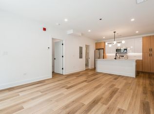 1435-40 W Fillmore St #208, Chicago, IL 60607