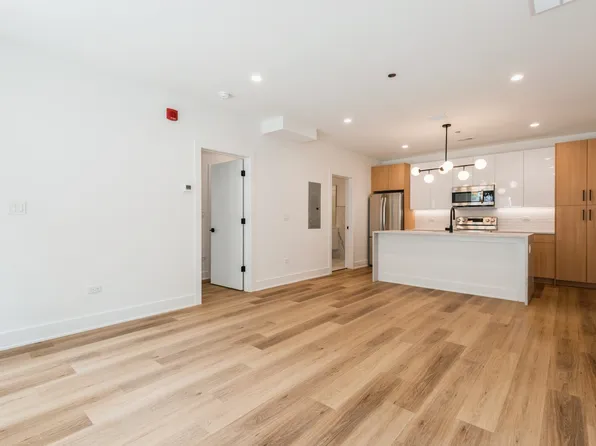 1442 W Fillmore St #18, Chicago, IL 60607