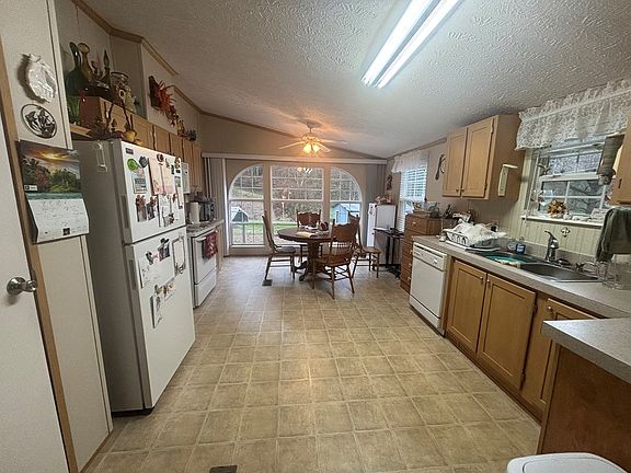 2nd image of 1038 Spicewood Branch Rd