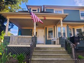 526 Park Ave, Cranston, RI