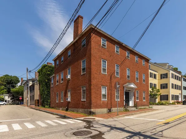 423 Court Street, Portsmouth, NH 03801