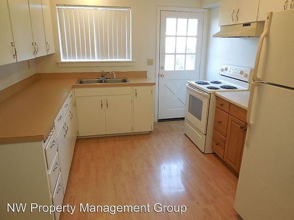 3rd image of 15901 Manor Way #1