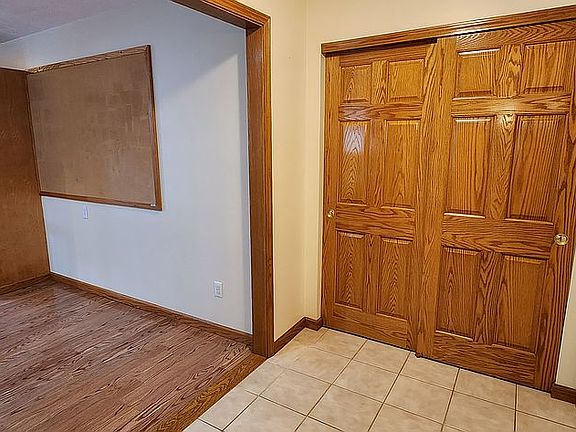3rd image of 867 Autumn Leaf Dr