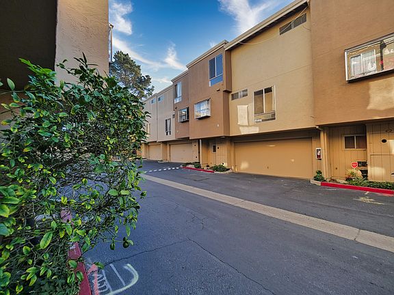 Attached 2+ car private garage