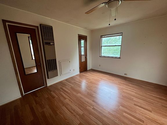 4th image of 1819 Avenue Q APT B