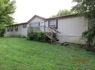 622 E 7th St, Tonganoxie, KS 66086