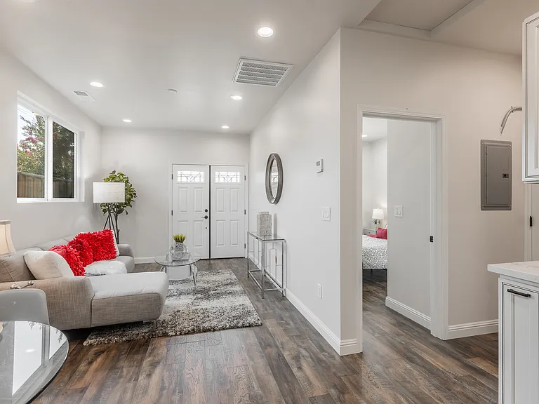 4991 Evans Ave — Photo 4