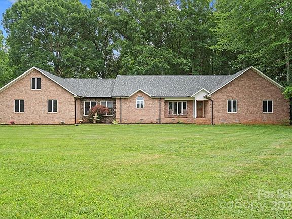 2nd image of 224 Pine Church Ln