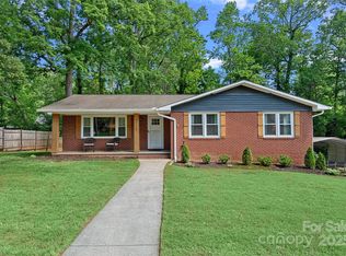 2113 Woodlawn St, Kannapolis, NC 28083