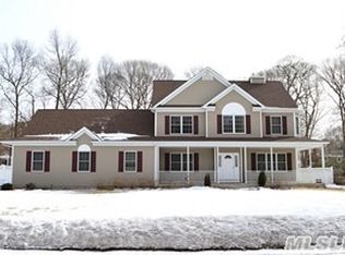 21 Jomar Rd, Shoreham, NY 11786