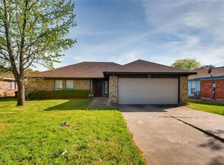 2913 Fairmeadows Ln, Fort Worth, TX 76123