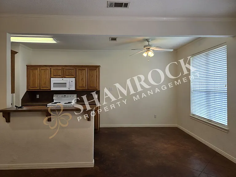 3084 Clydesdale Way — Photo 4