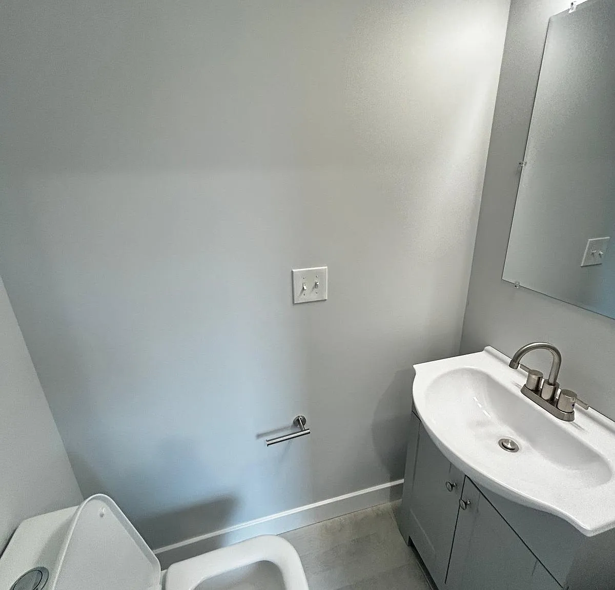 2 bed, 1.5 bath, 700 sqft, $1,300 — Photo 3